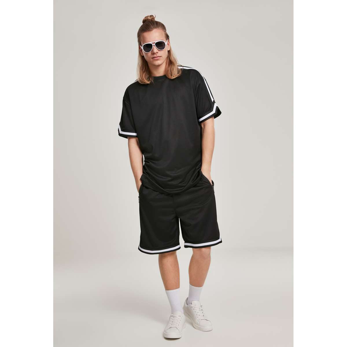 URBAN CLASSICS MEN’S REGULAR FIT POLYESTER STRIPES MESH SHORTS TB243 BLACK / WHITE