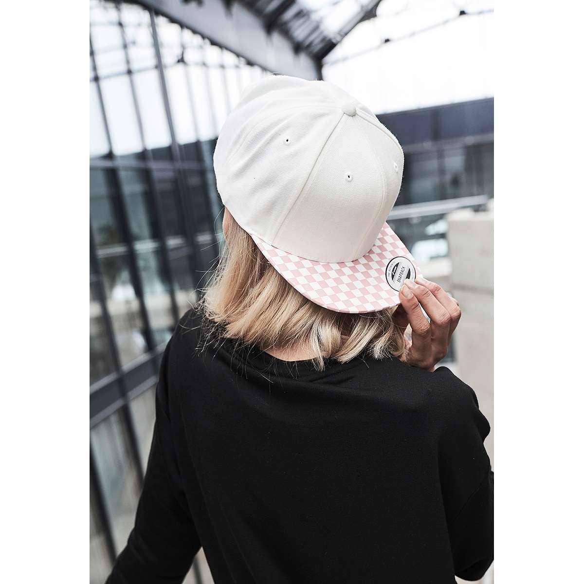 FLEXFIT UNISEX CHECKERBOARD SNAPBACK 6089CB LIGHTROSE / WHITE