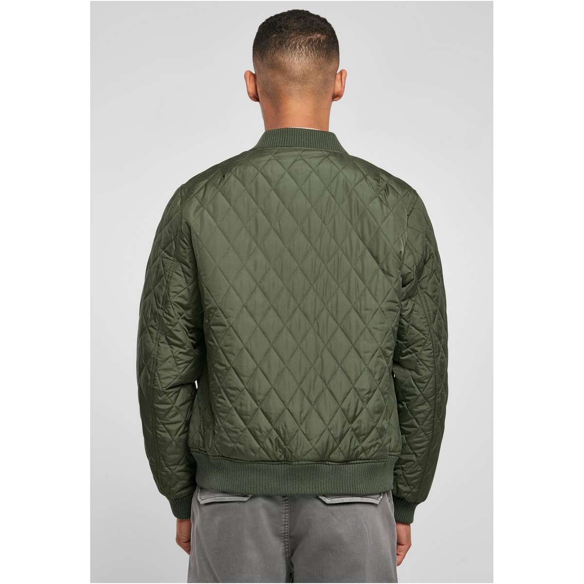 URBAN CLASSICS MEN’S REGULAR FIT POLYESTER DIAMOND QUILT NYLON JACKET TB862 OLIVE