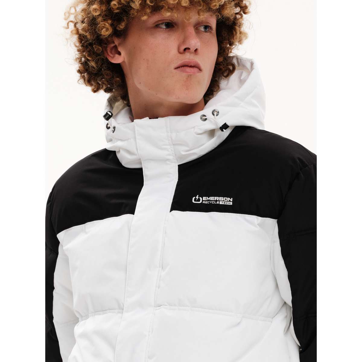 EMERSON MEN’S REGULAR FIT POLYESTER ΜΠΟΥΦΑΝ PUFFER ΜΕ ΚΟΥΚΟΥΛΑ 232.EM10.57 WHITE/BLACK