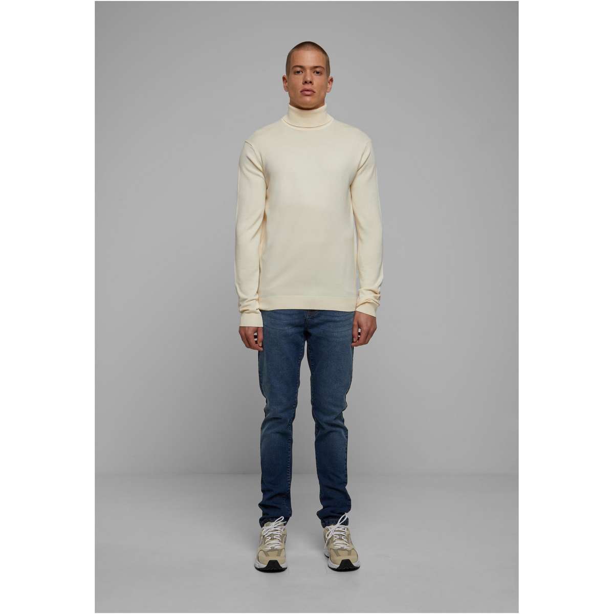 URBAN CLASSICS MEN’S REGULAR FIT VISCOSE KNITTED TURTLENECK SWEATER WHITESAND