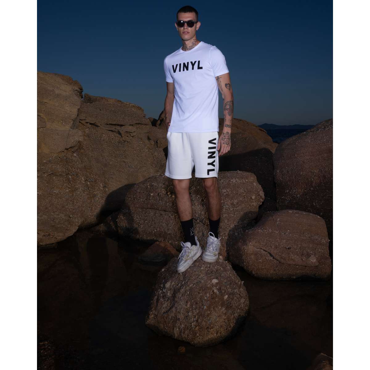 VINYL ΒΕΡΜΟΥΔΑ ME ΤΥΠΩΜΑ ΛΕΥΚΗ COTTON REGULAR FIT ΑΝΔΡΙΚΗ