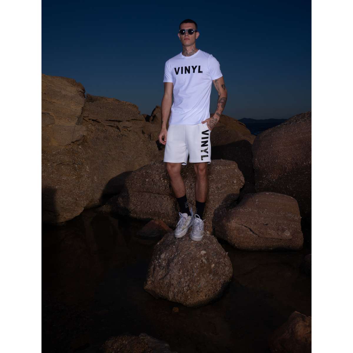 VINYL ΜΠΛΟΥΖΑ ΜΕ ΤΥΠΩΜΑ ΛΕΥΚΗ COTTON REGULAR FIT ΑΝΔΡΙΚΗ